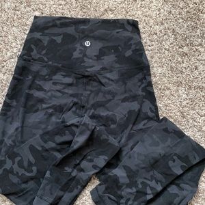 Lululemon camo print align 28” leggings - size 4